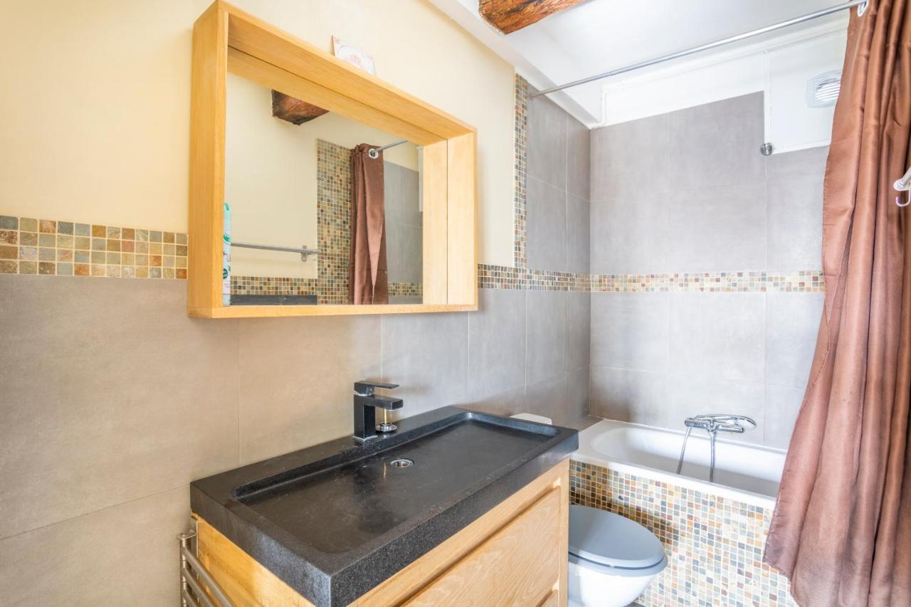 Hostel Ambassade Bretonne Vieux-Port Marseille Ngoại thất bức ảnh