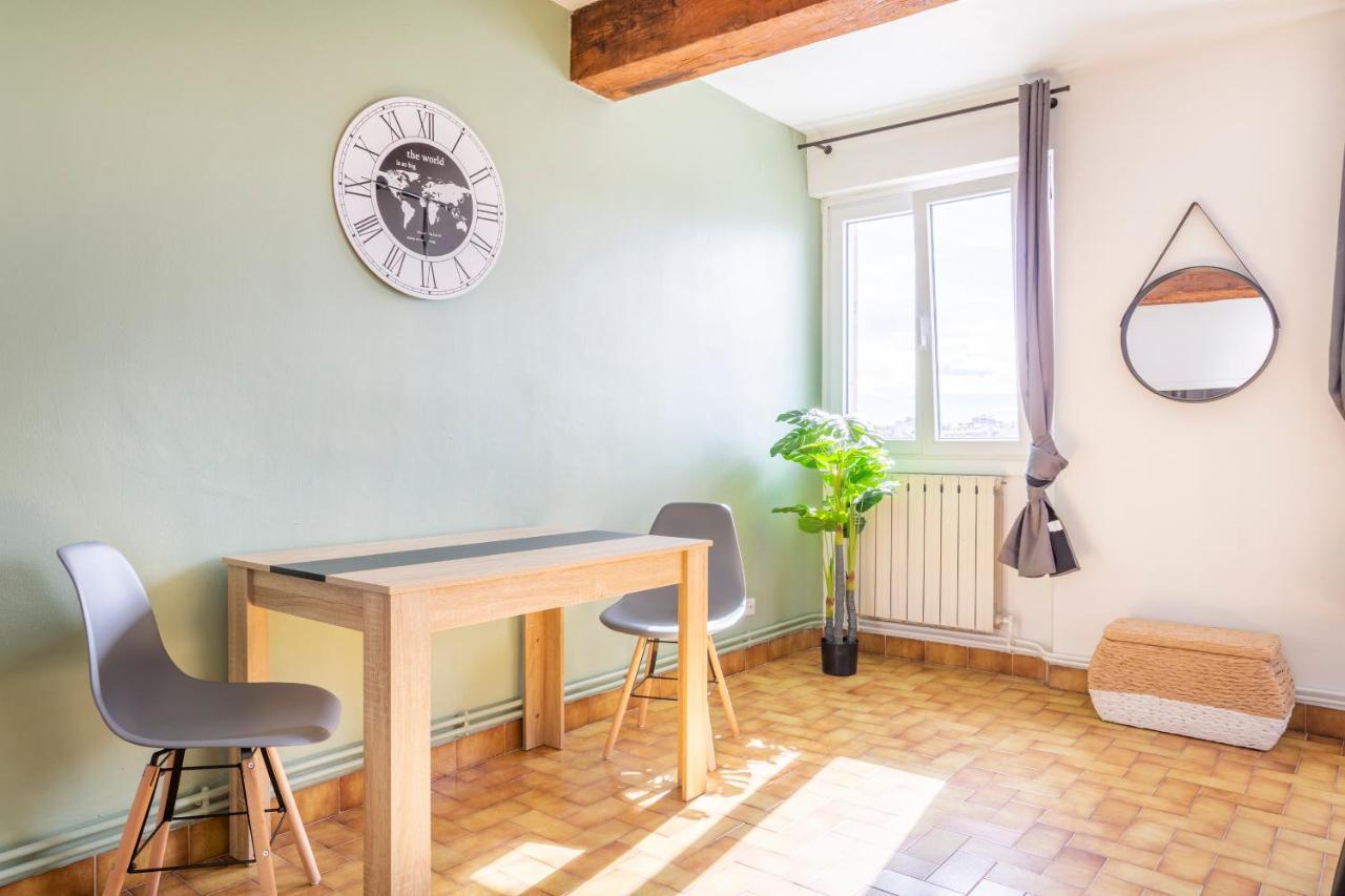 Hostel Ambassade Bretonne Vieux-Port Marseille Ngoại thất bức ảnh